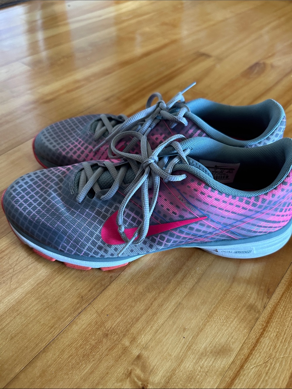 Nike Dual Fusion Women’s Gray and Pink Running Shoes 9.5